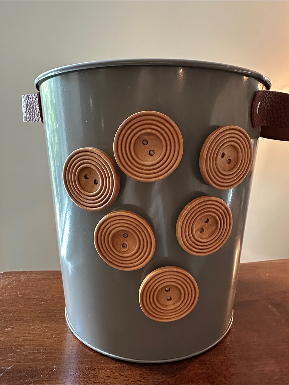Wooden button refrigerator magnets • strong magnets • set of 6